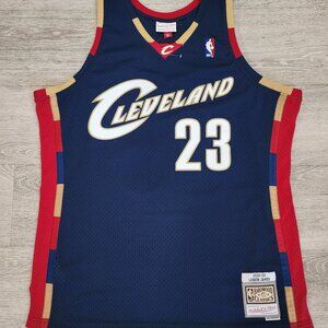 NWOT Mitchell&Ness 08-09 Cleveland Cavaliers #23 Lebron James Swingman Jersey XL